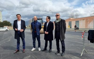 Piano delle manutenzioni straordinarie, si asfalta via Frascani a Cisanello in zona Isola Verde. Sindaco Conti: “In 5 anni nelle manutenzioni dei quartieri abbiamo rimesso a nuovo le strade per una superficie pari a 42 campi da calcio”