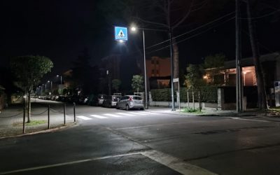 Sicurezza stradale, attraversamenti luminosi e nuovi semafori per tutelare i pedoni. Sindaco Conti: «Tanti interventi grazie a una pianificazione mirata e al costante confronto con la cittadinanza»