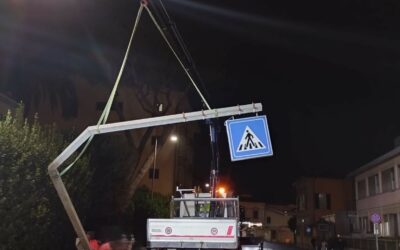 Iniziata la rimozione dei vecchi portali luminosi non più collaudabili