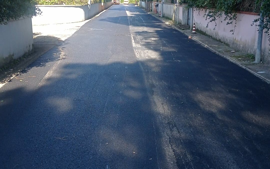Proseguono gli interventi sugli asfalti e in piazza Viviani