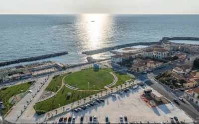 Marina di Pisa, iniziati i lavori di asfaltatura del parcheggio in piazza Viviani